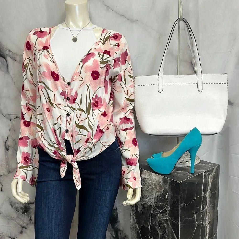 *LAĀ heartsā
blouse
